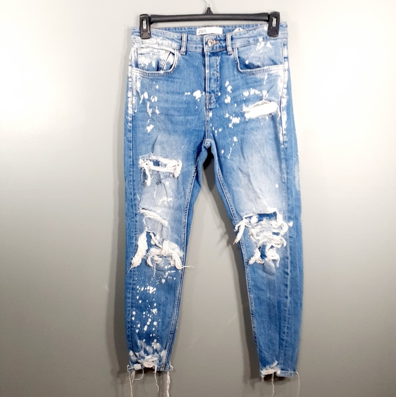Zara High Rise Distressed Jeans 31